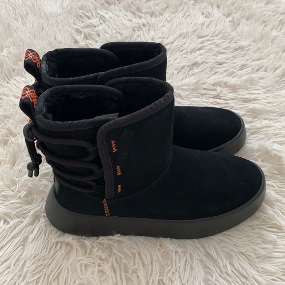 New authentic UGG classic boom boots - Picture 7 of 11